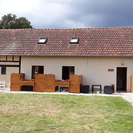 Domaine De La Dijonniere Les Capucines Acomodação com café da manhã Clémont Exterior foto